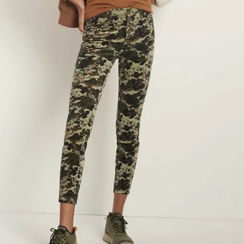 Anthropologie Pilcro ankle pants velvety corduroy